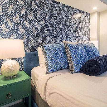 Walk To It All In Downtown, Double King Beds Savannah Kültér fotó